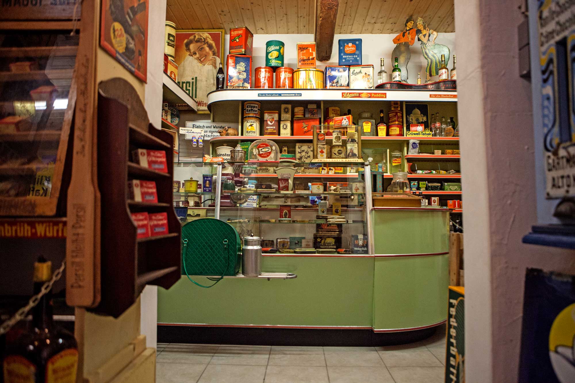 Kleines Museum für alte Läden und Reklame